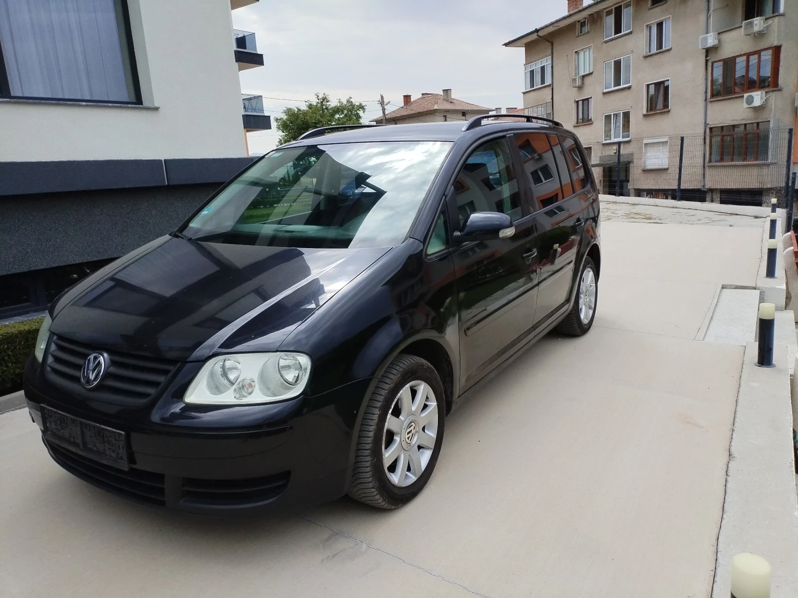 VW Touran 1.9 TDI 105HP BKC ESP 7 МЕСТА , снимка 17 - Автомобили и джипове - 55901876