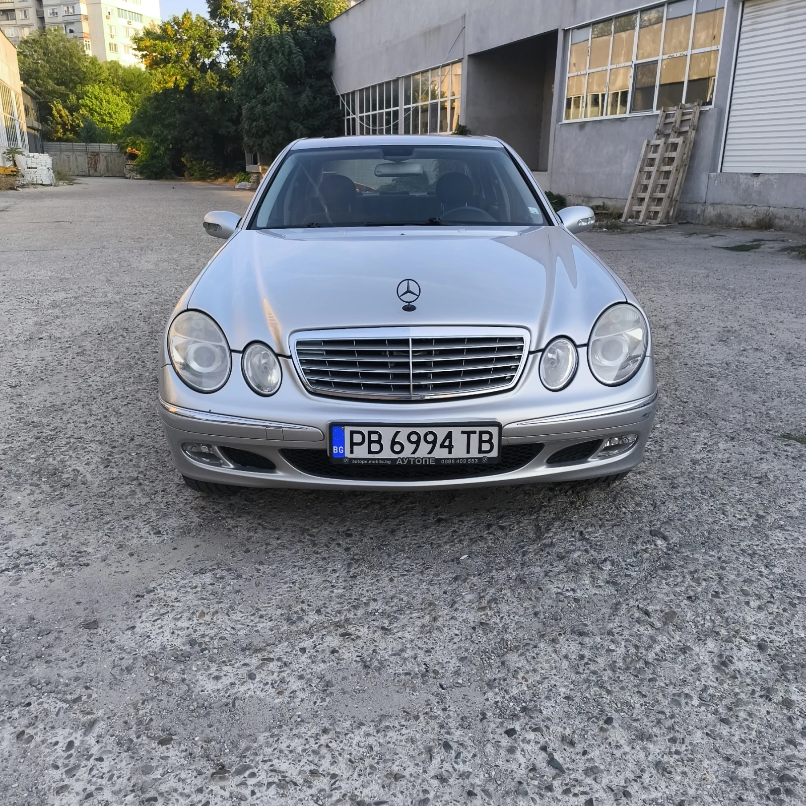 Mercedes-Benz E 220 Седан, снимка 5 - Автомобили и джипове - 56151651