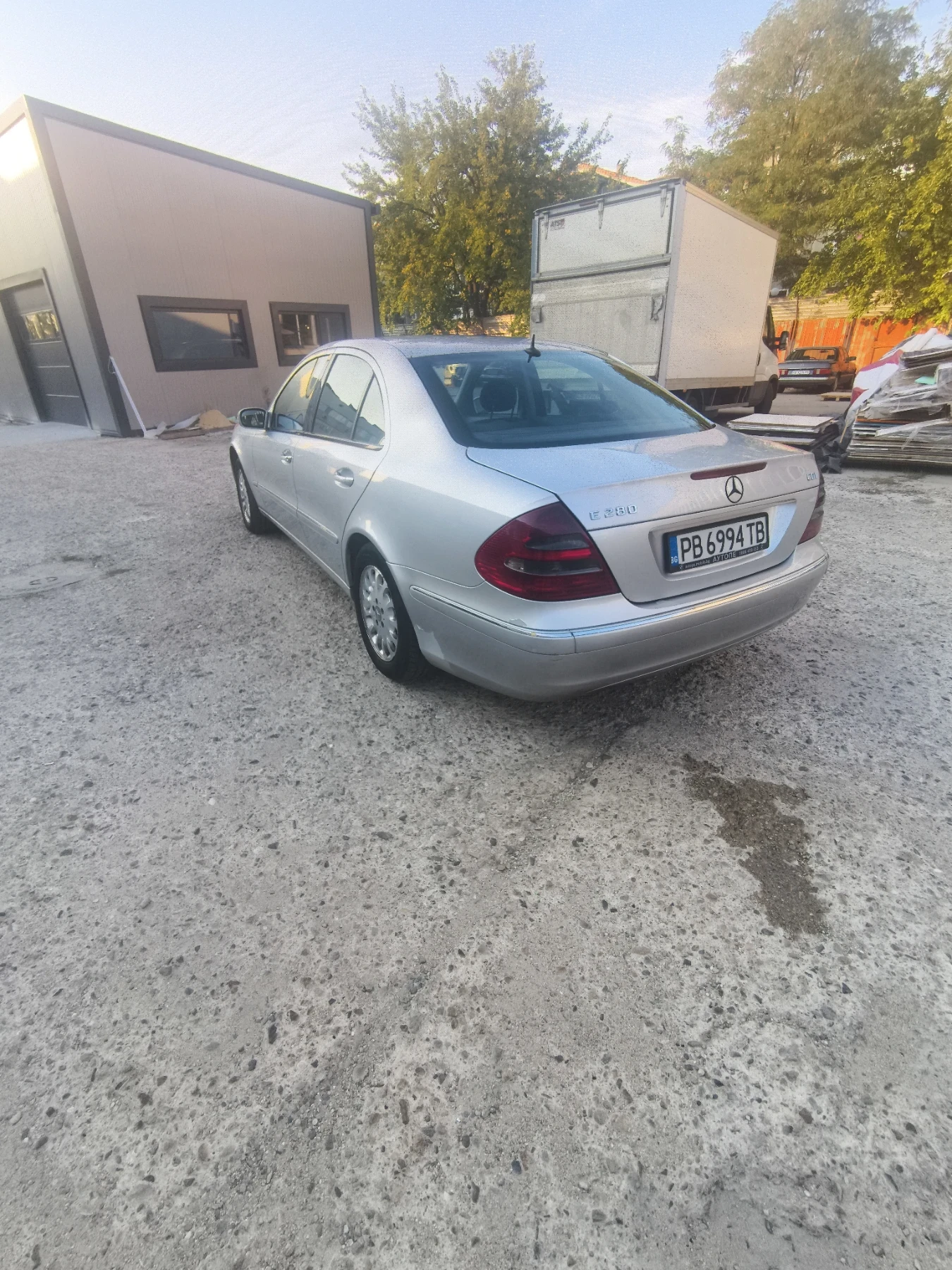 Mercedes-Benz E 220 Седан, снимка 6 - Автомобили и джипове - 56151651