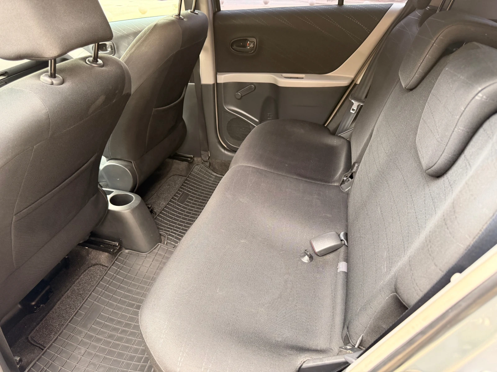 Toyota Yaris Автоматик , снимка 10 - Автомобили и джипове - 56611125