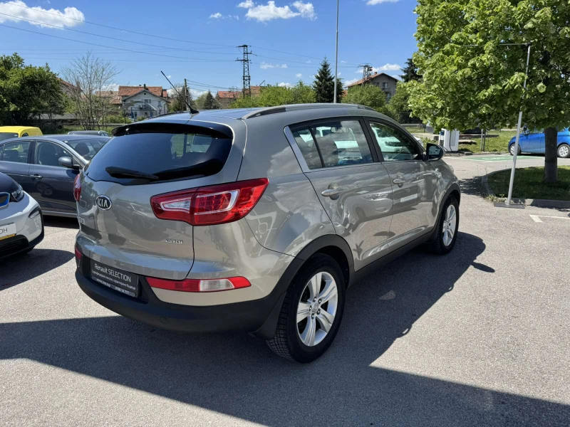 Kia Sportage 2.0CRDI, снимка 6 - Автомобили и джипове - 50096225