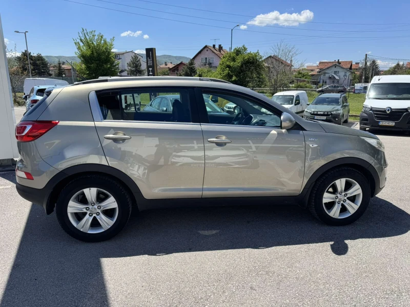 Kia Sportage 2.0CRDI, снимка 7 - Автомобили и джипове - 50096225