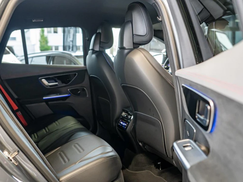 Mercedes-Benz EQE 43SUV/AMG/4M/CERAMIC/HYPERSCREEN/PANO/NIGHT/CARBON, снимка 16 - Автомобили и джипове - 52085483
