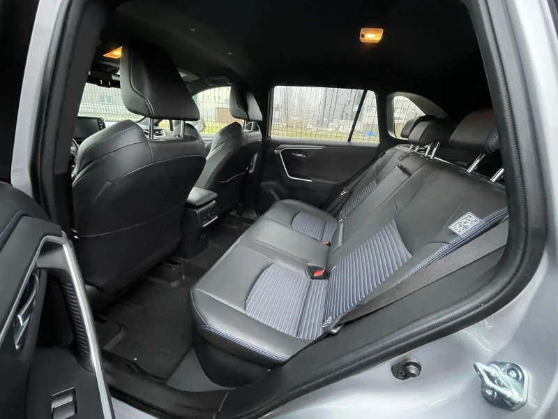 Toyota Rav4 4х4/Selection/, снимка 12 - Автомобили и джипове - 52647301