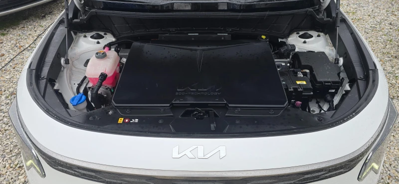 Kia Niro 64KWh EVOLUTION 100% SOH, снимка 17 - Автомобили и джипове - 53576142