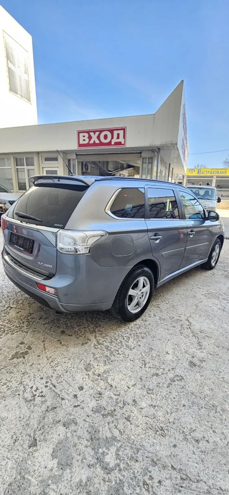 Mitsubishi Outlander Plug-in Hybrid 4x4 Full Extri, снимка 4 - Автомобили и джипове - 49291586