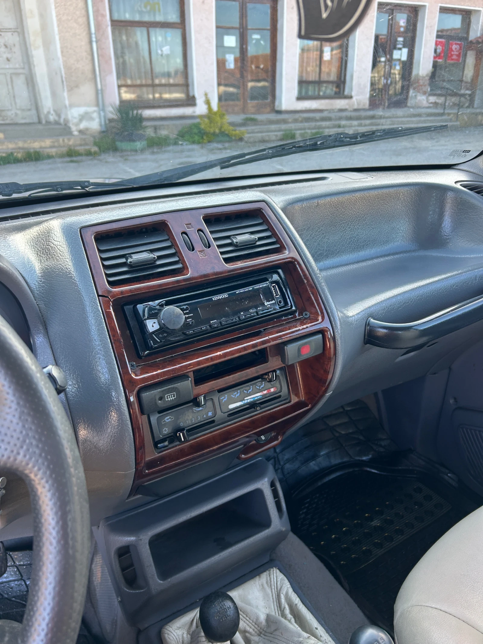 Nissan Terrano 2.7 TDI - изображение 9