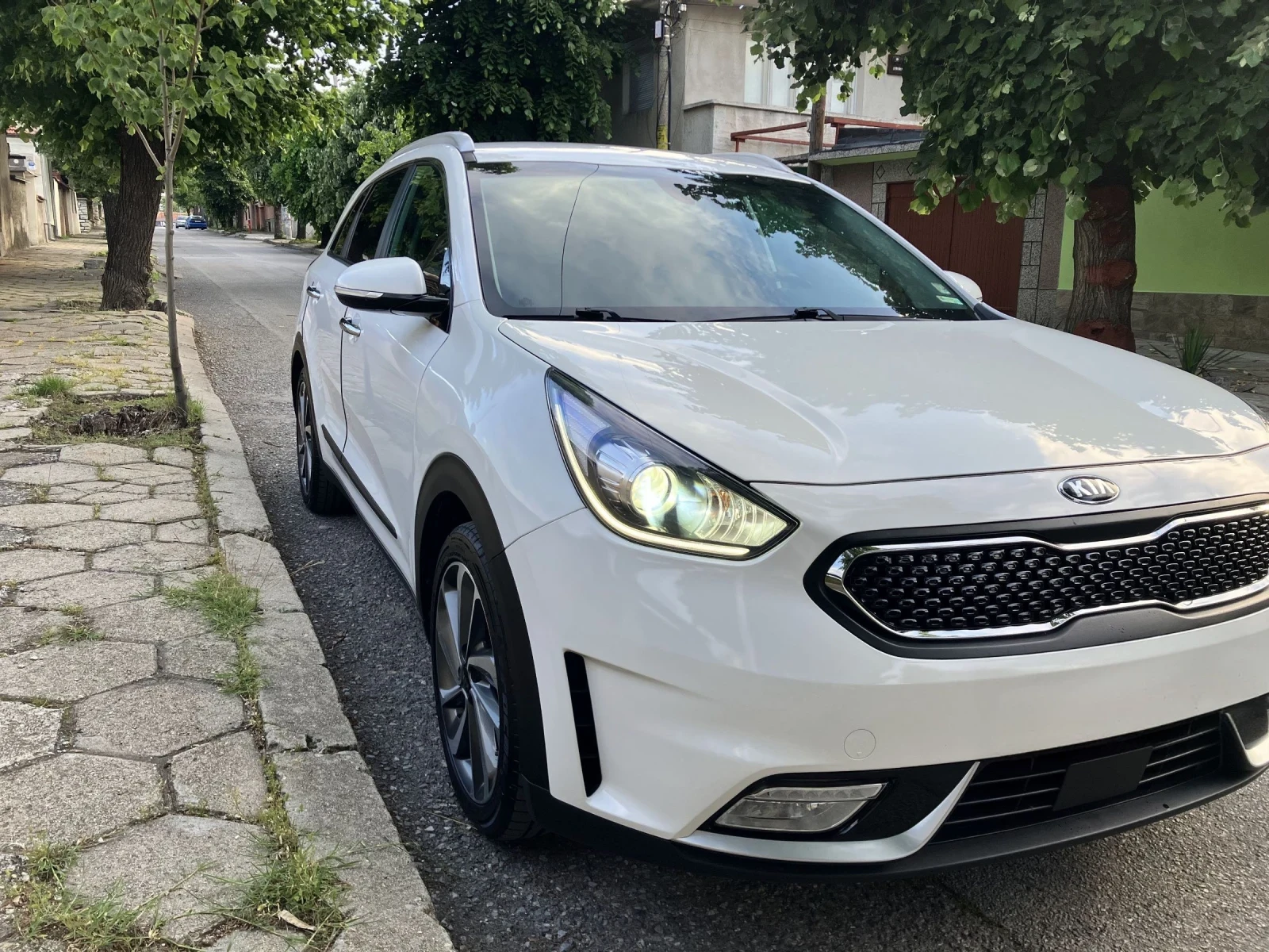 Kia Niro, снимка 3 - Автомобили и джипове - 53752036