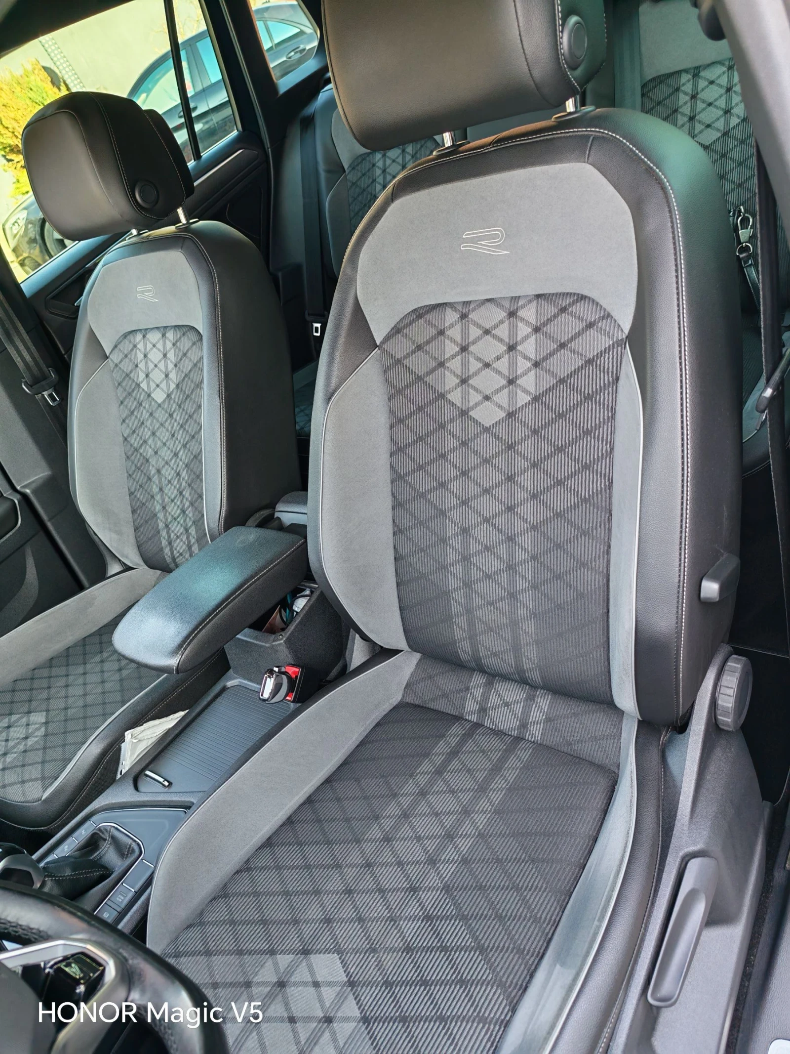 VW Tiguan 2.0 TDI R LINE , снимка 10 - Автомобили и джипове - 53825753