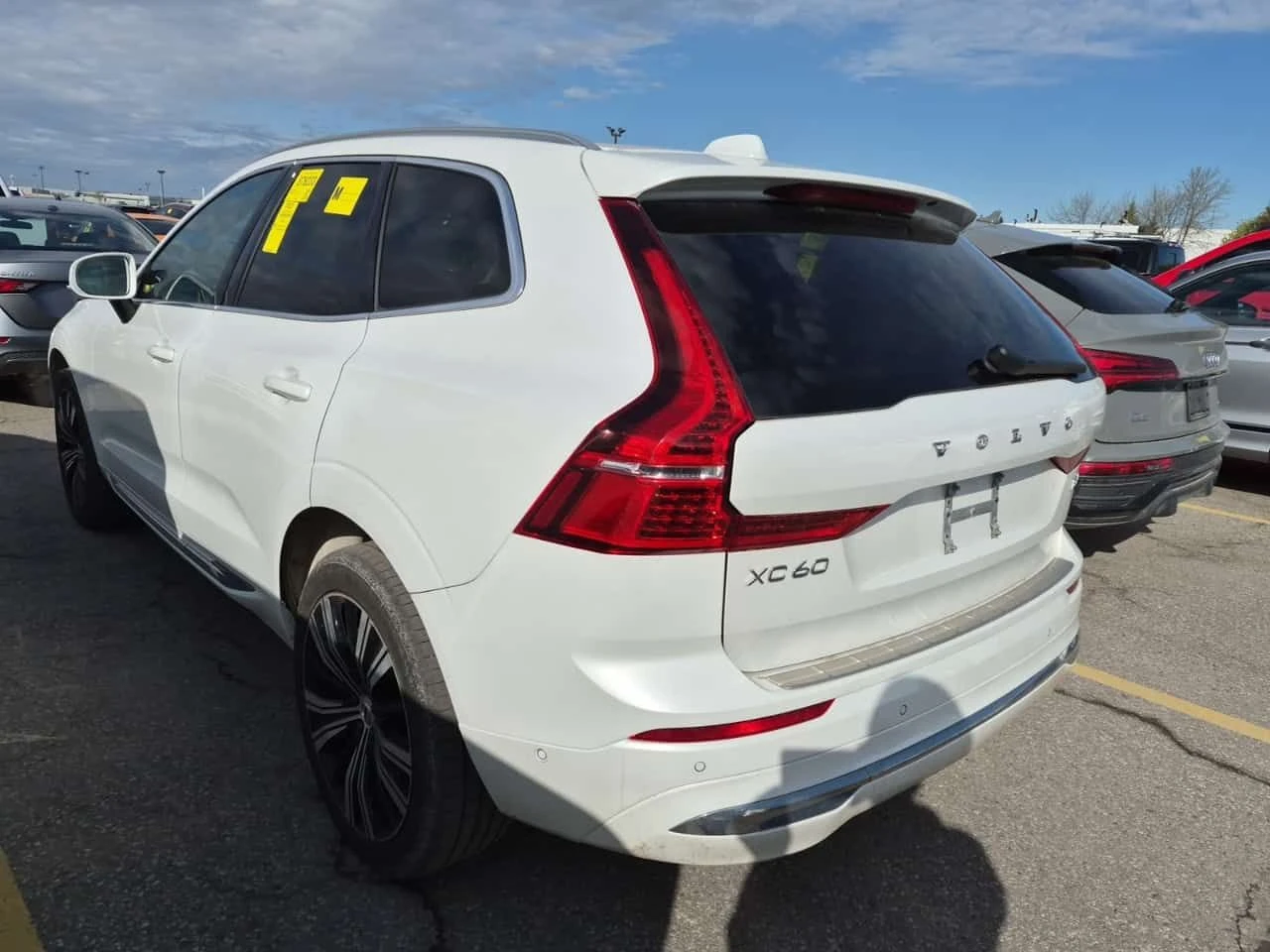 Volvo XC60 Plus Bright Theme/DISTRONIC/CAMERA , снимка 15 - Автомобили и джипове - 54563197