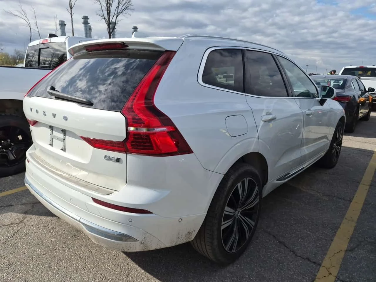 Volvo XC60 Plus Bright Theme/DISTRONIC/CAMERA , снимка 17 - Автомобили и джипове - 54563197
