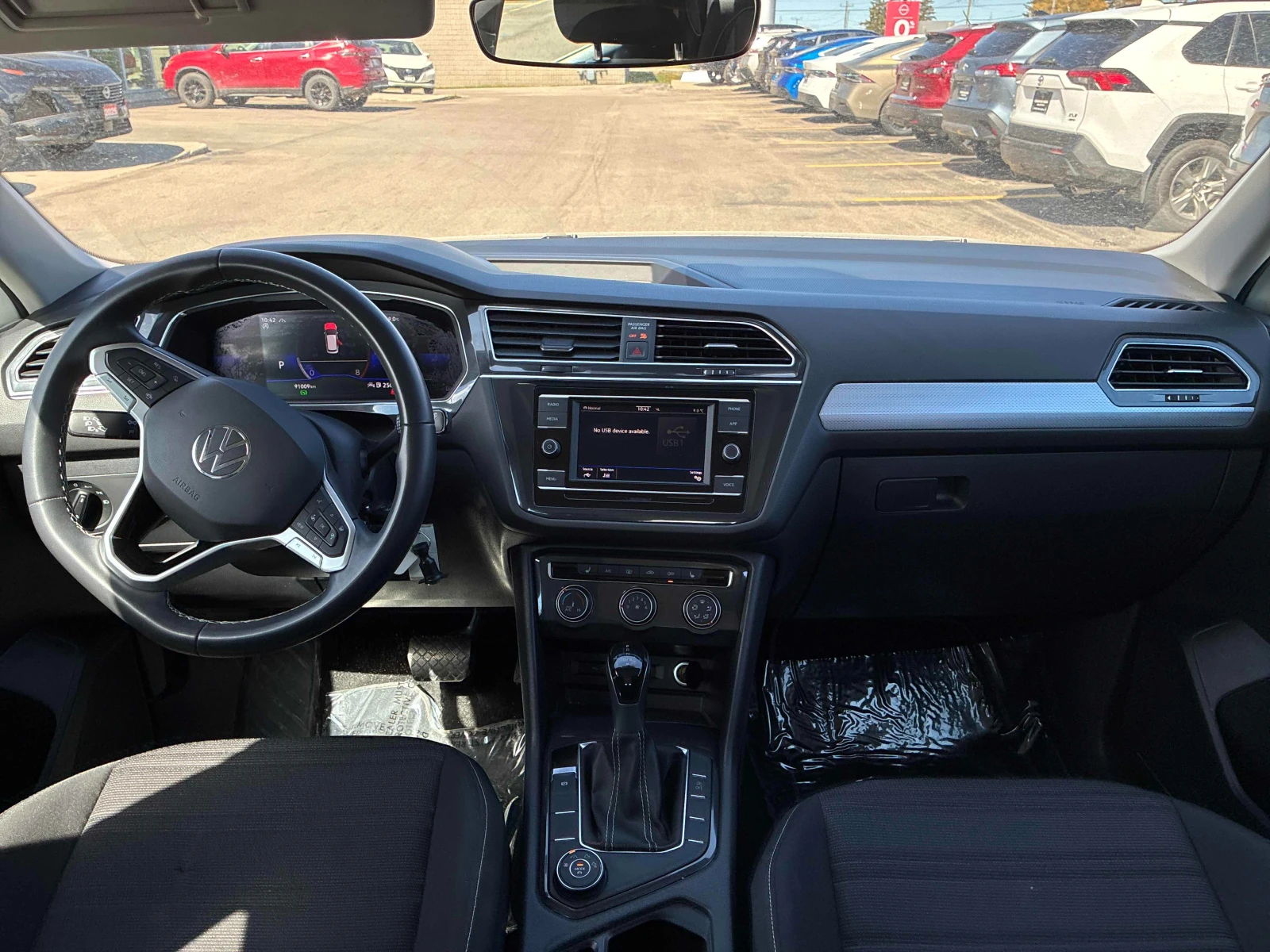 VW Tiguan 2023 Volkswage * Keyless * CARFAX * АВТО КРЕДИТ * , снимка 11 - Автомобили и джипове - 54795910