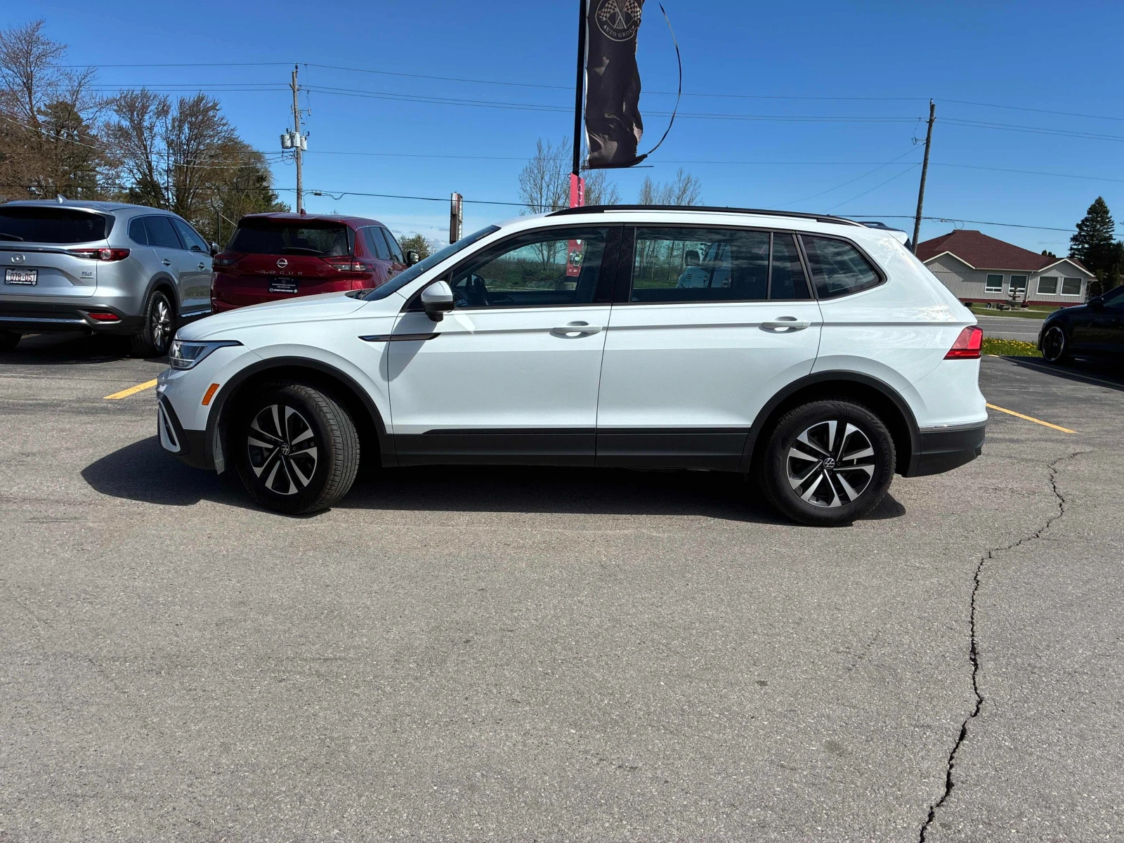 VW Tiguan 2023 Volkswage * Keyless * CARFAX * АВТО КРЕДИТ * , снимка 3 - Автомобили и джипове - 54795910