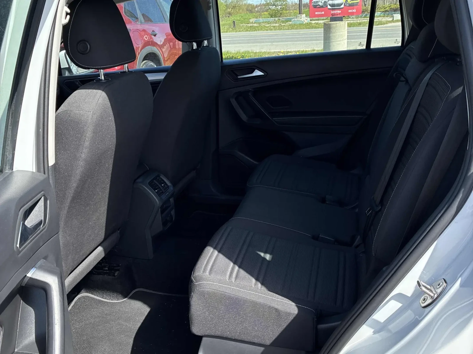 VW Tiguan 2023 Volkswage * Keyless * CARFAX * АВТО КРЕДИТ * , снимка 10 - Автомобили и джипове - 54795910