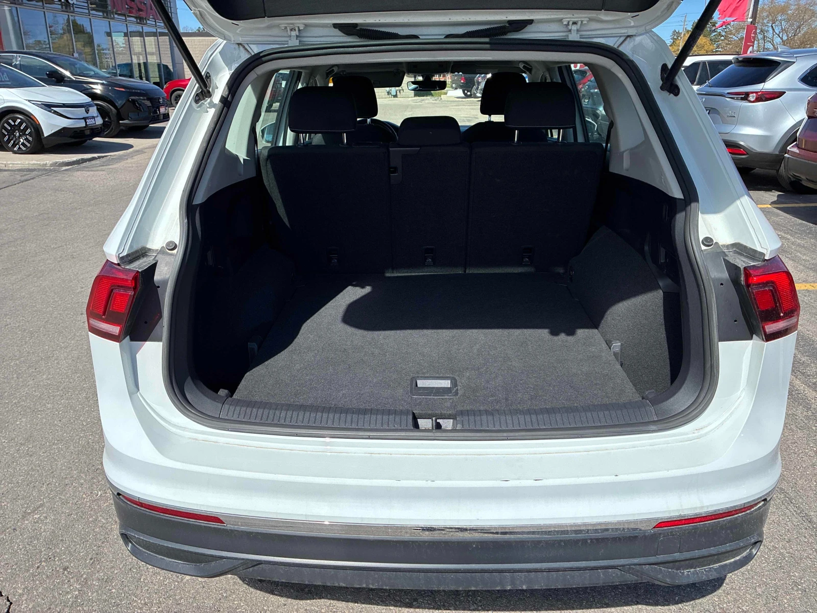 VW Tiguan 2023 Volkswage * Keyless * CARFAX * АВТО КРЕДИТ * , снимка 6 - Автомобили и джипове - 54795910