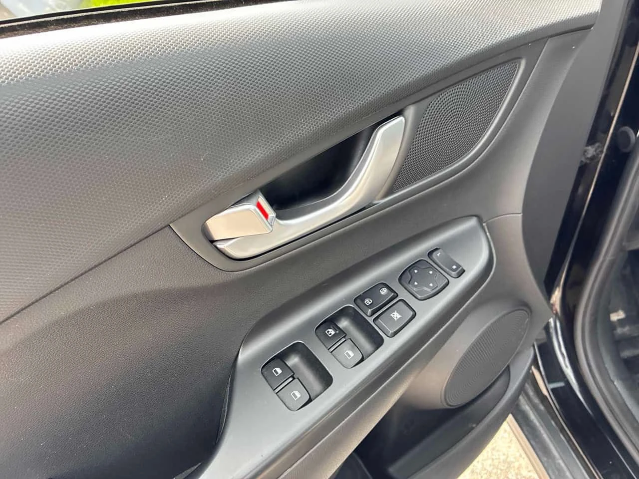 Hyundai Kona * Preferred * CARFAX * ОПЦИЯ ЗА ФИНАНСИРАНЕ, снимка 11 - Автомобили и джипове - 55663363