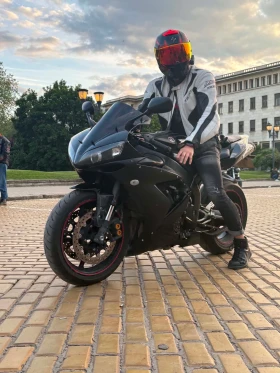 ������ Yamaha YZF-R1