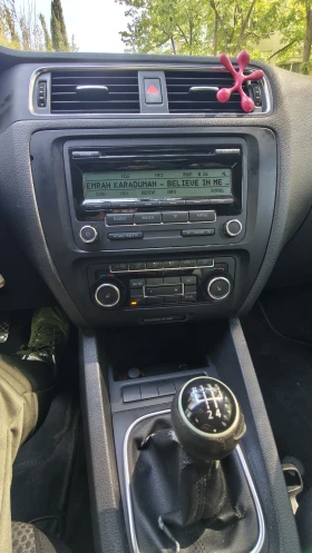 VW Jetta 1.6 TDI Bluemotion, снимка 11