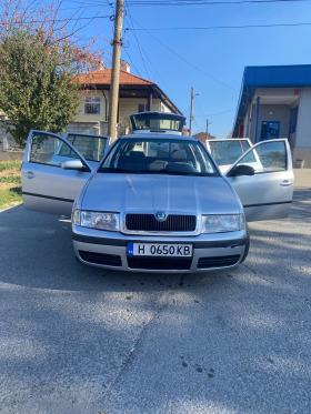 Skoda Octavia, снимка 8 - Автомобили и джипове - 46071312