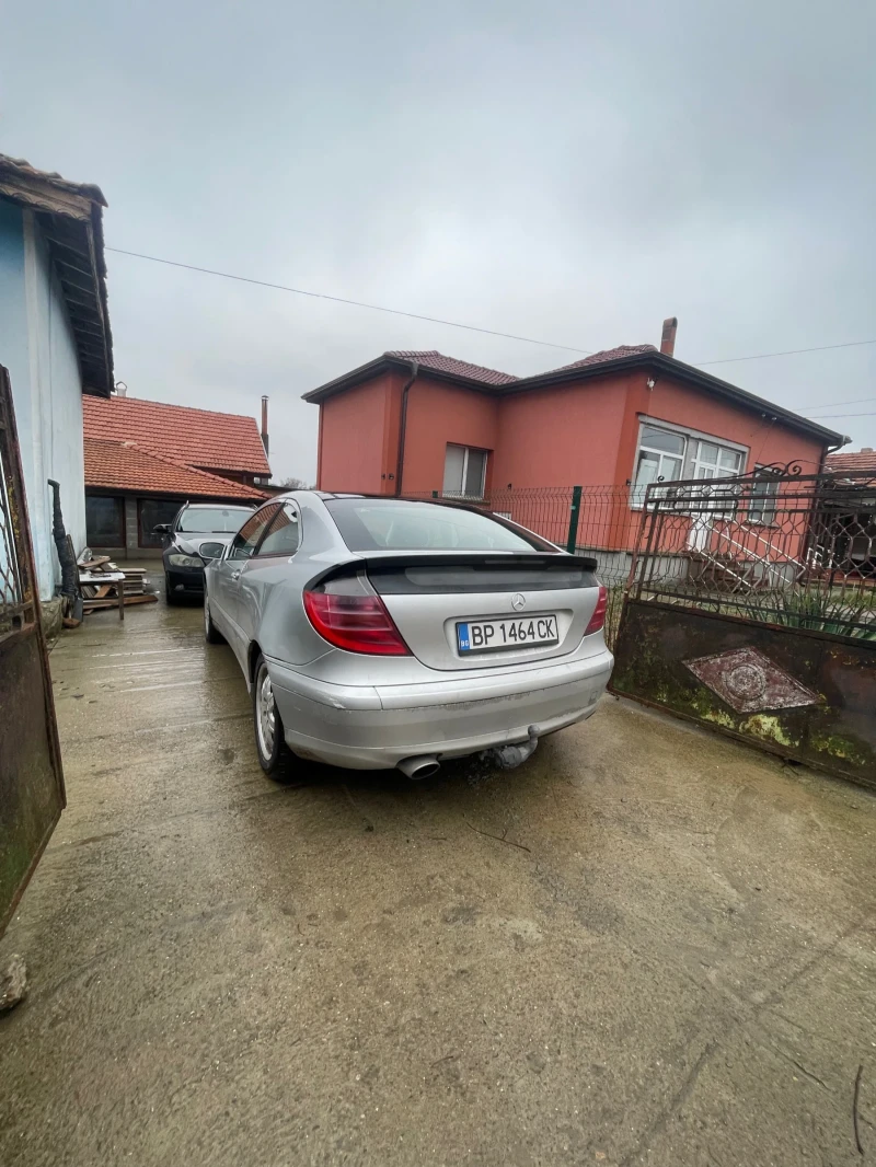 Mercedes-Benz C 180, снимка 4 - Автомобили и джипове - 48519094