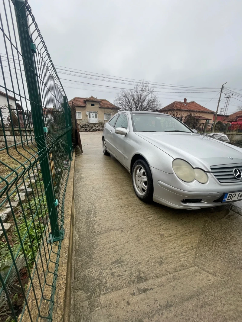 Mercedes-Benz C 180, снимка 2 - Автомобили и джипове - 48519094