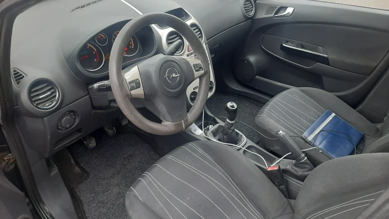 Opel Corsa 1.3cdti, снимка 4 - Автомобили и джипове - 49139343