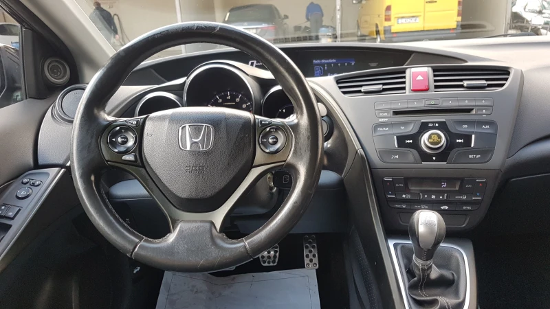 Honda Civic 1.8I, снимка 9 - Автомобили и джипове - 49344094