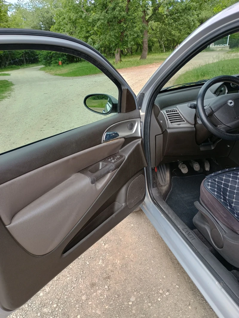 Lancia Ypsilon 1.2 4.8, снимка 12 - Автомобили и джипове - 52642146