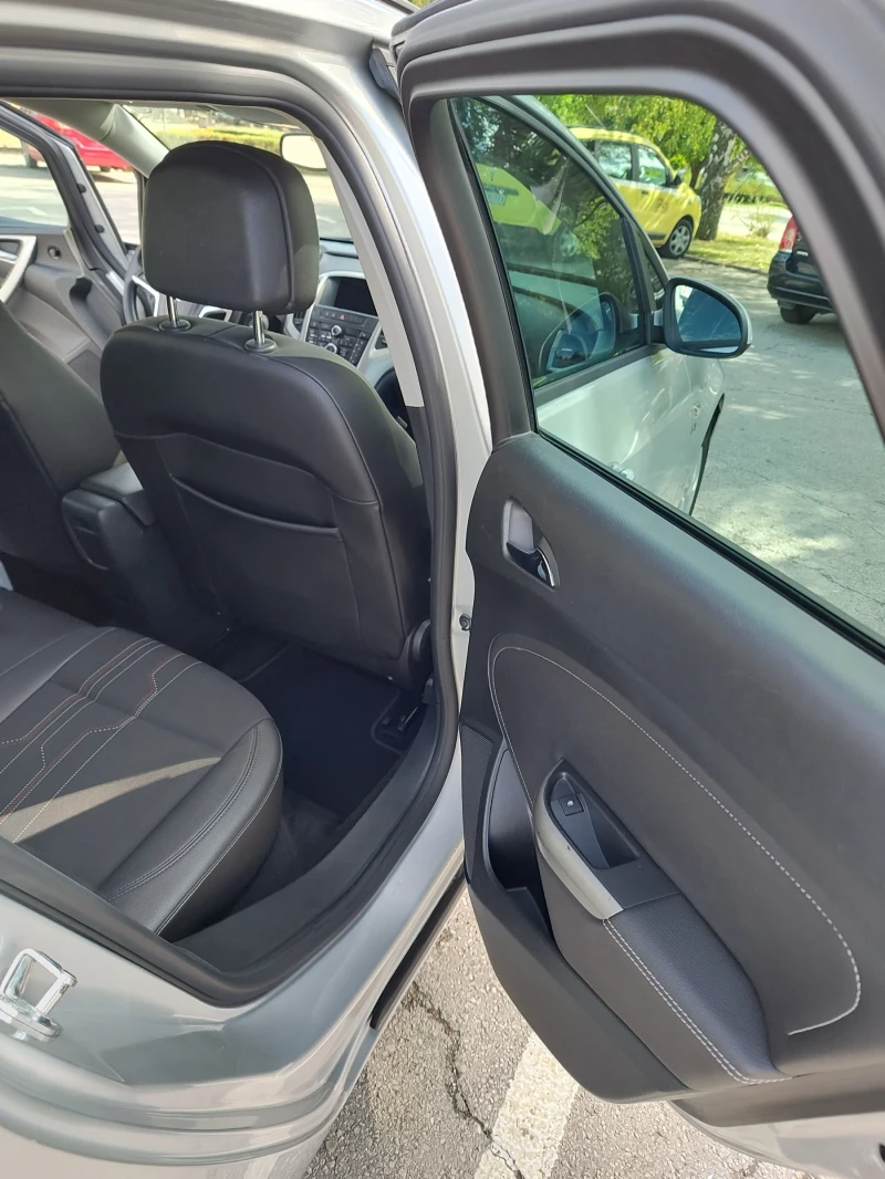 Opel Astra, снимка 10 - Автомобили и джипове - 51951714