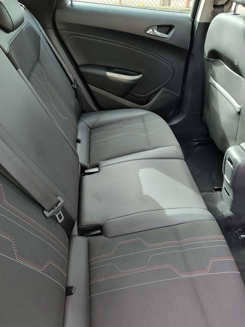 Opel Astra, снимка 11 - Автомобили и джипове - 51951714