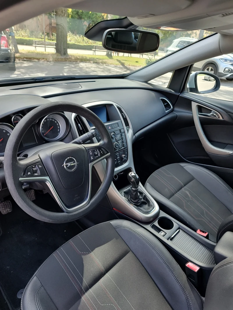 Opel Astra, снимка 7 - Автомобили и джипове - 51951714