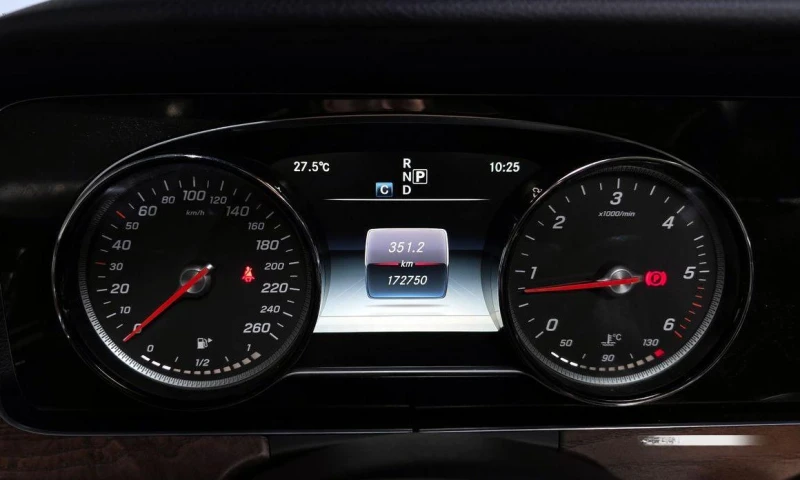 Mercedes-Benz E 220 E220d Exclusive  * НАЙ-ДОБРА ЦЕНА В БЪЛГАРИЯ* , снимка 8 - Автомобили и джипове - 52177389