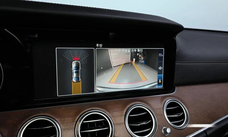 Mercedes-Benz E 220 E220d Exclusive  * НАЙ-ДОБРА ЦЕНА В БЪЛГАРИЯ* , снимка 15 - Автомобили и джипове - 52177389