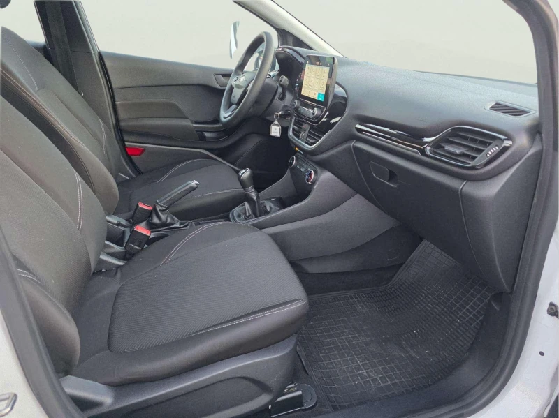 Ford Fiesta 1.1, снимка 9 - Автомобили и джипове - 53182717