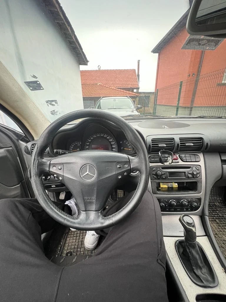 Mercedes-Benz C 180, снимка 5 - Автомобили и джипове - 48519094