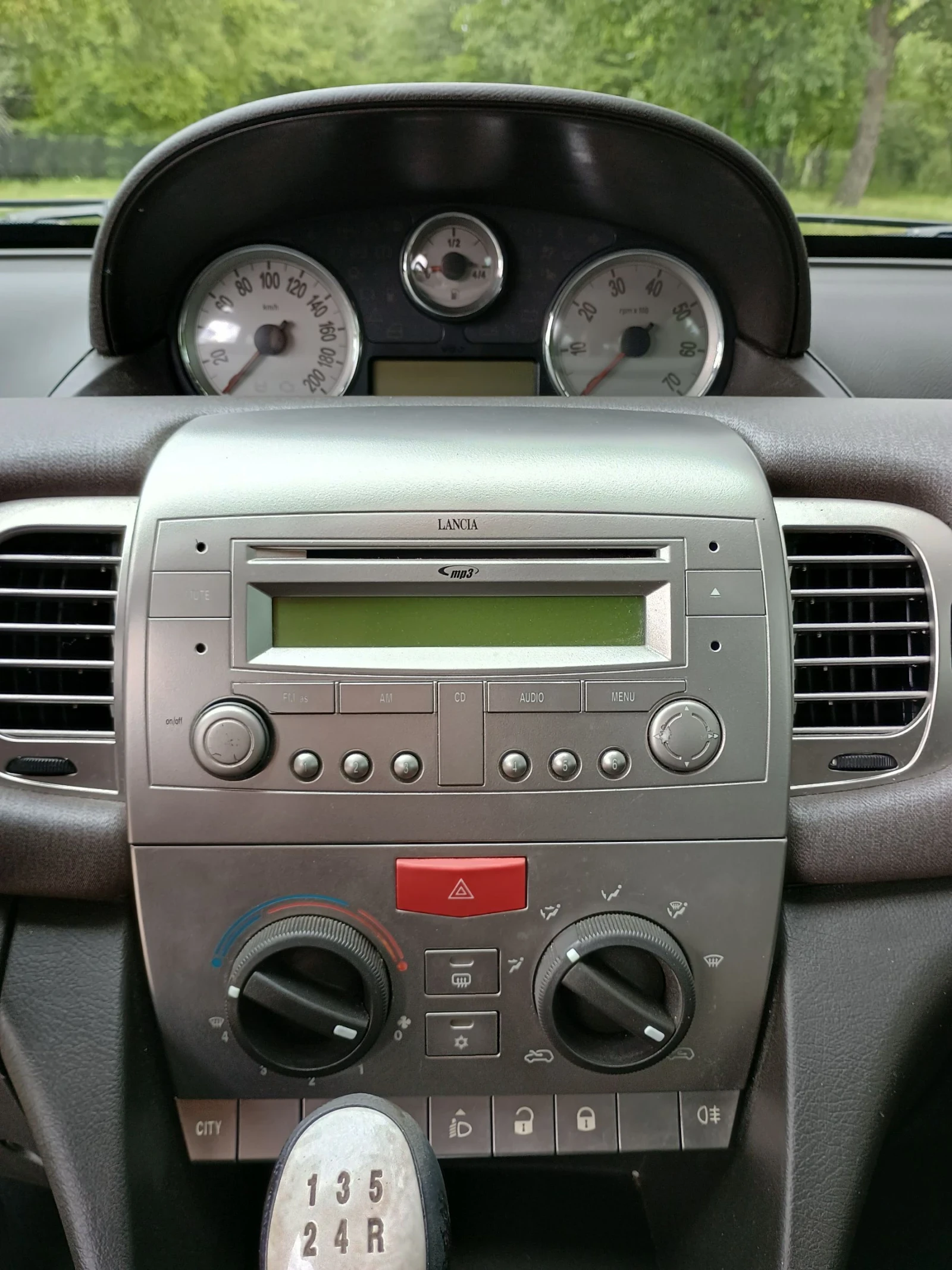 Lancia Ypsilon 1.2 4.8 | Mobile.bg   15