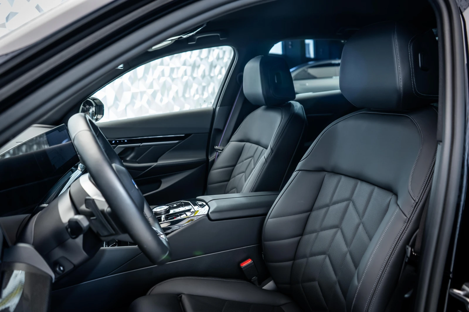 BMW 520 d xDrive M  | Mobile.bg   12