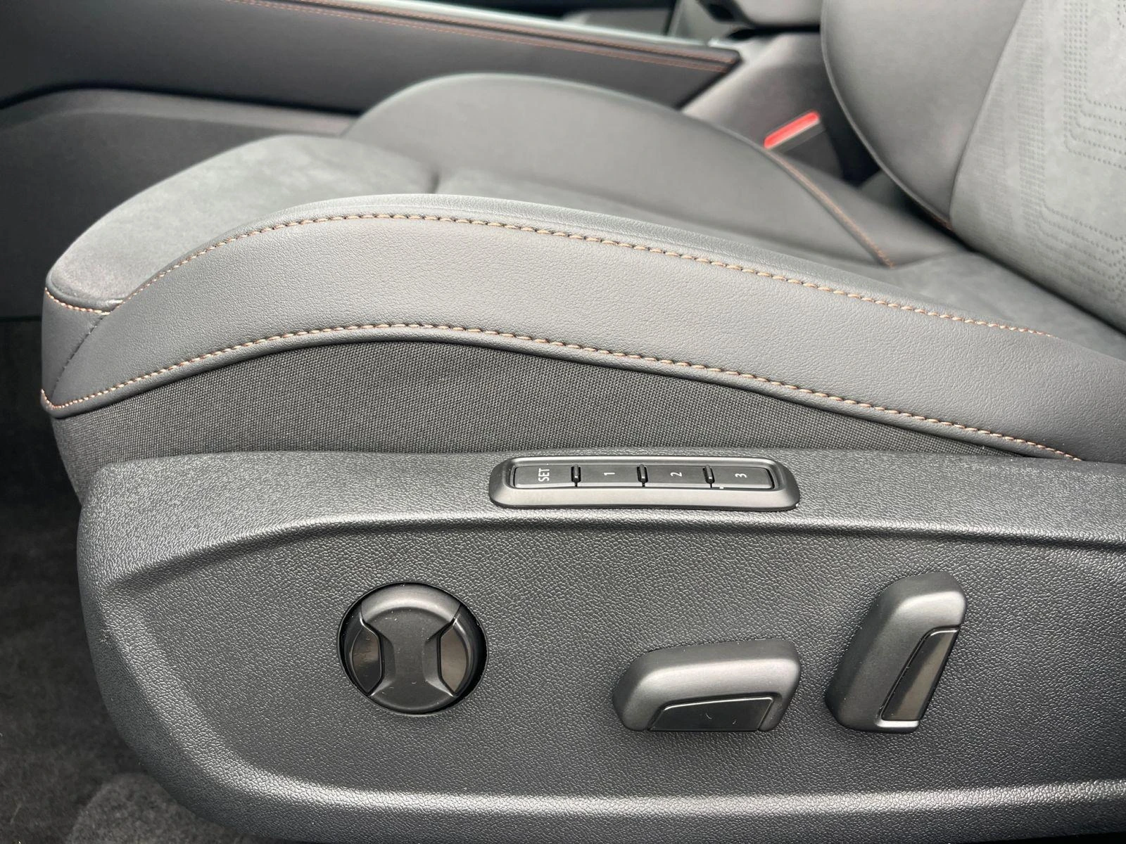 Cupra Formentor VZ* FACELIFT* AWD* MEMORY* DISTR* KEYLESS* LED* CA - изображение 8