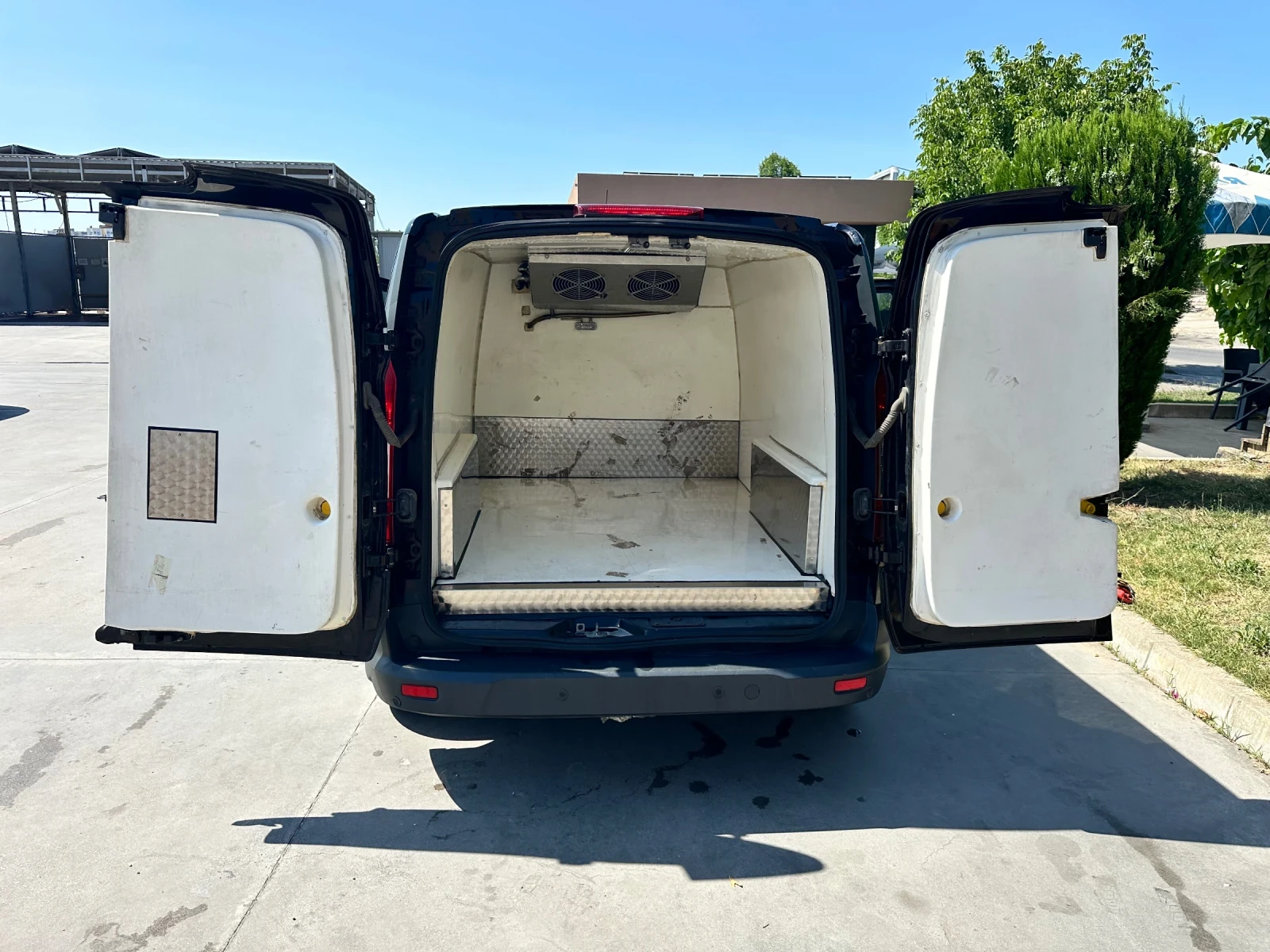 Ford Tourneo Connect Хладилен XXL, снимка 4 - Автомобили и джипове - 53968622