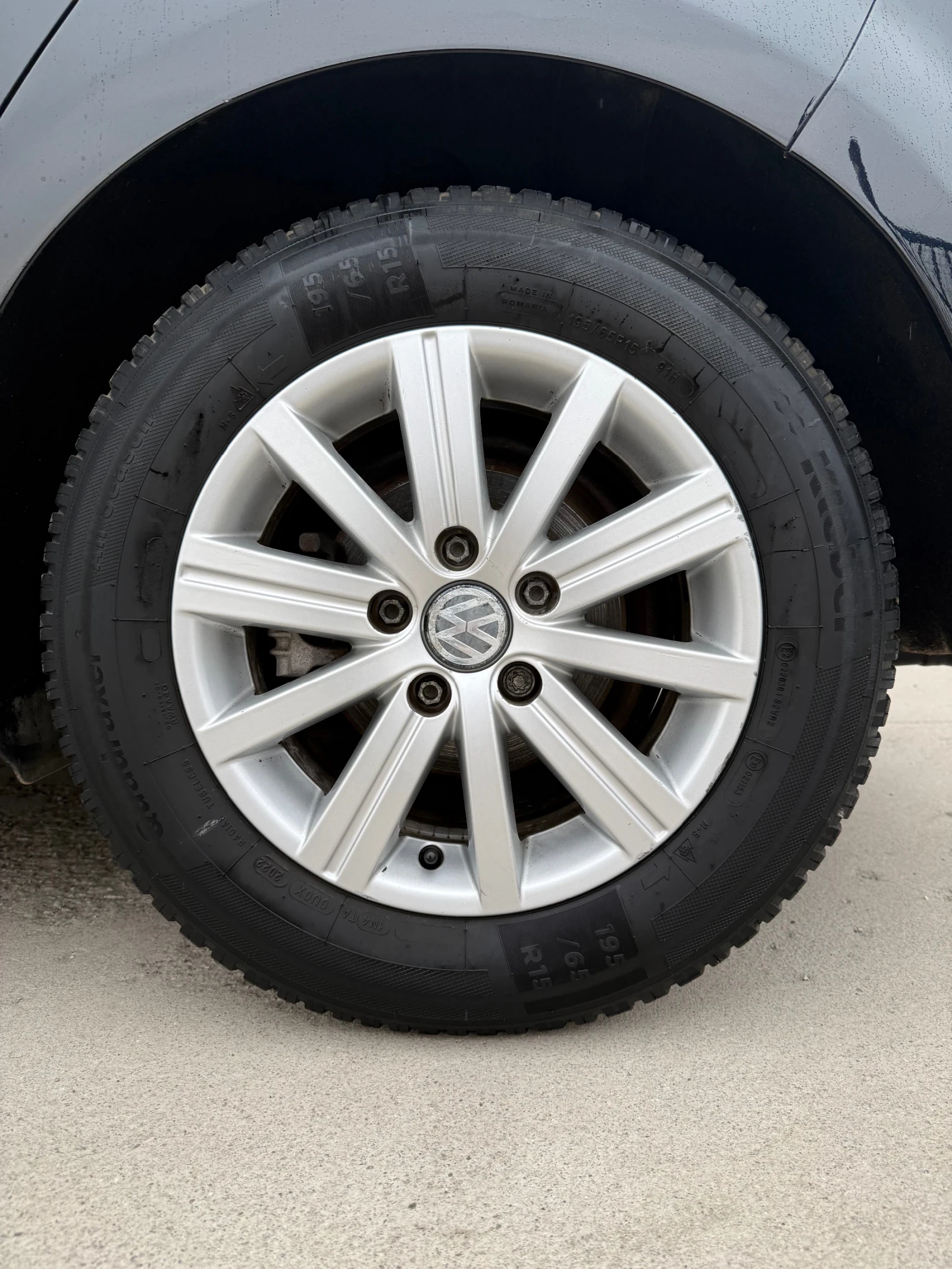 VW Golf 1.6 TDi, снимка 16 - Автомобили и джипове - 53732194