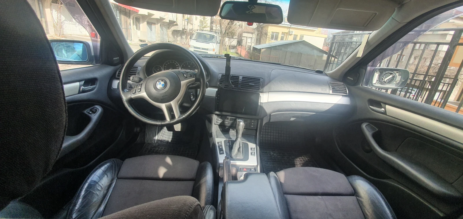 BMW 330 XI, снимка 5 - Автомобили и джипове - 54027434
