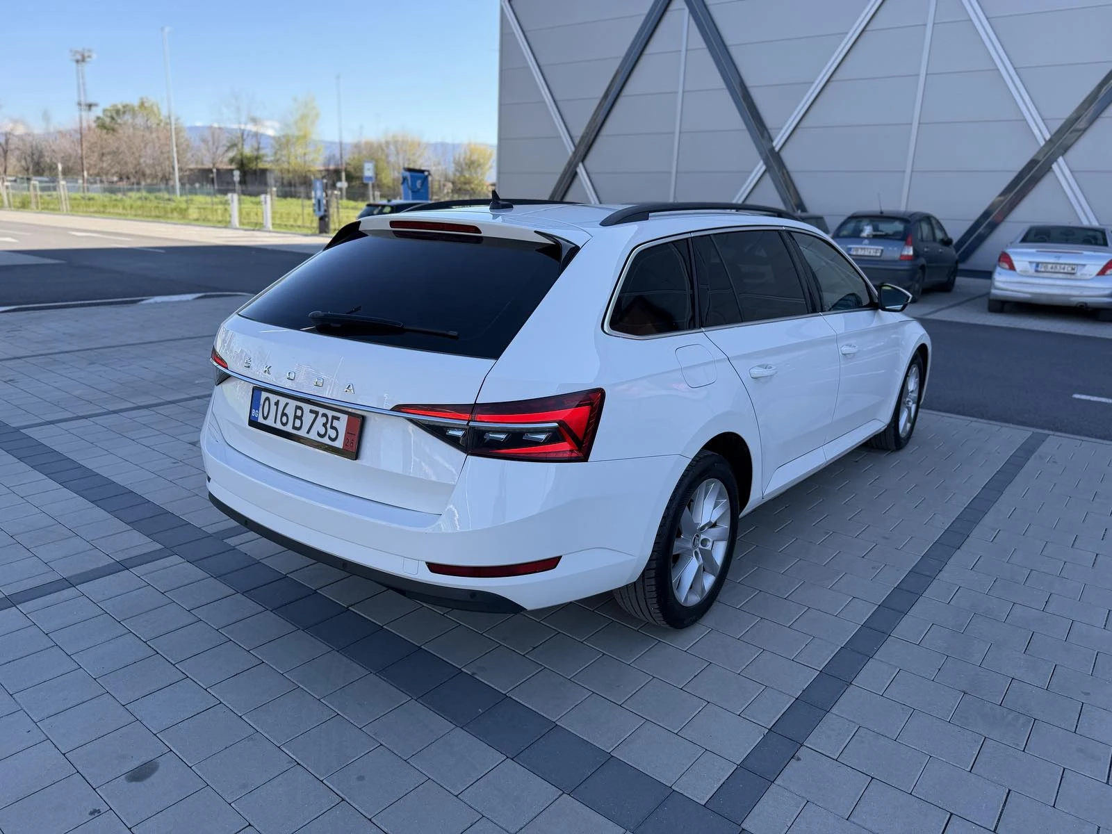 Skoda Superb Matrix Facelift, снимка 5 - Автомобили и джипове - 54114942