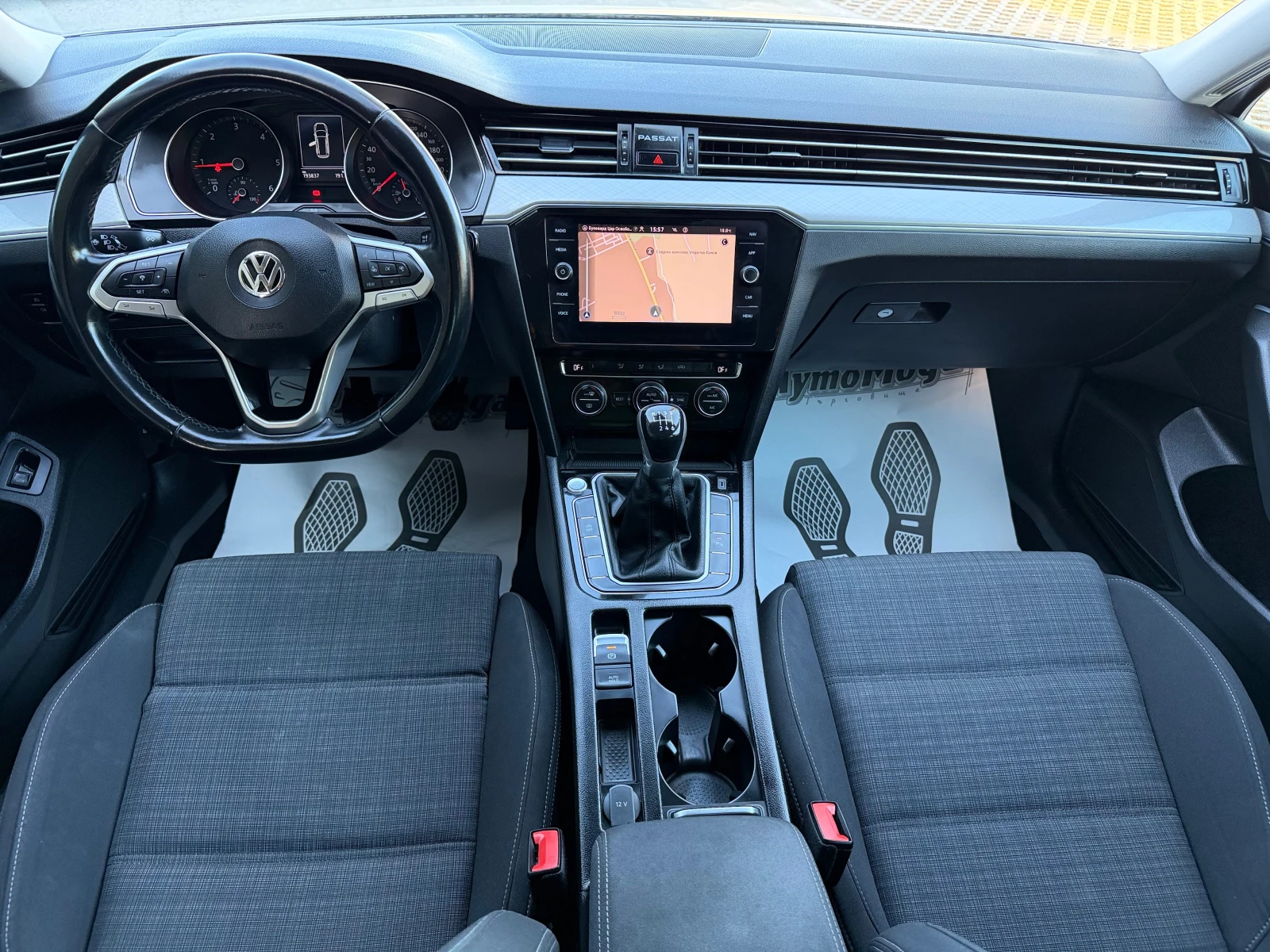 VW Passat 2.0 TDI 6 SK., снимка 7 - Автомобили и джипове - 54583899