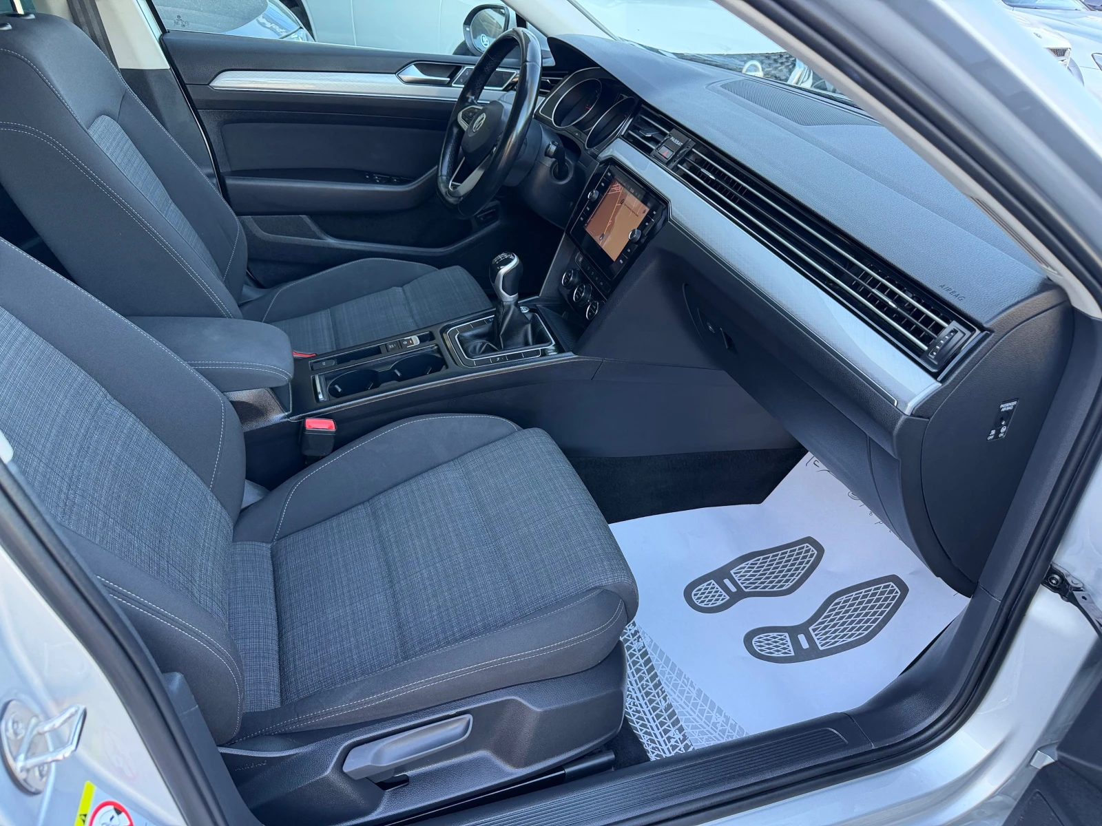 VW Passat 2.0 TDI 6 SK., снимка 10 - Автомобили и джипове - 54583899