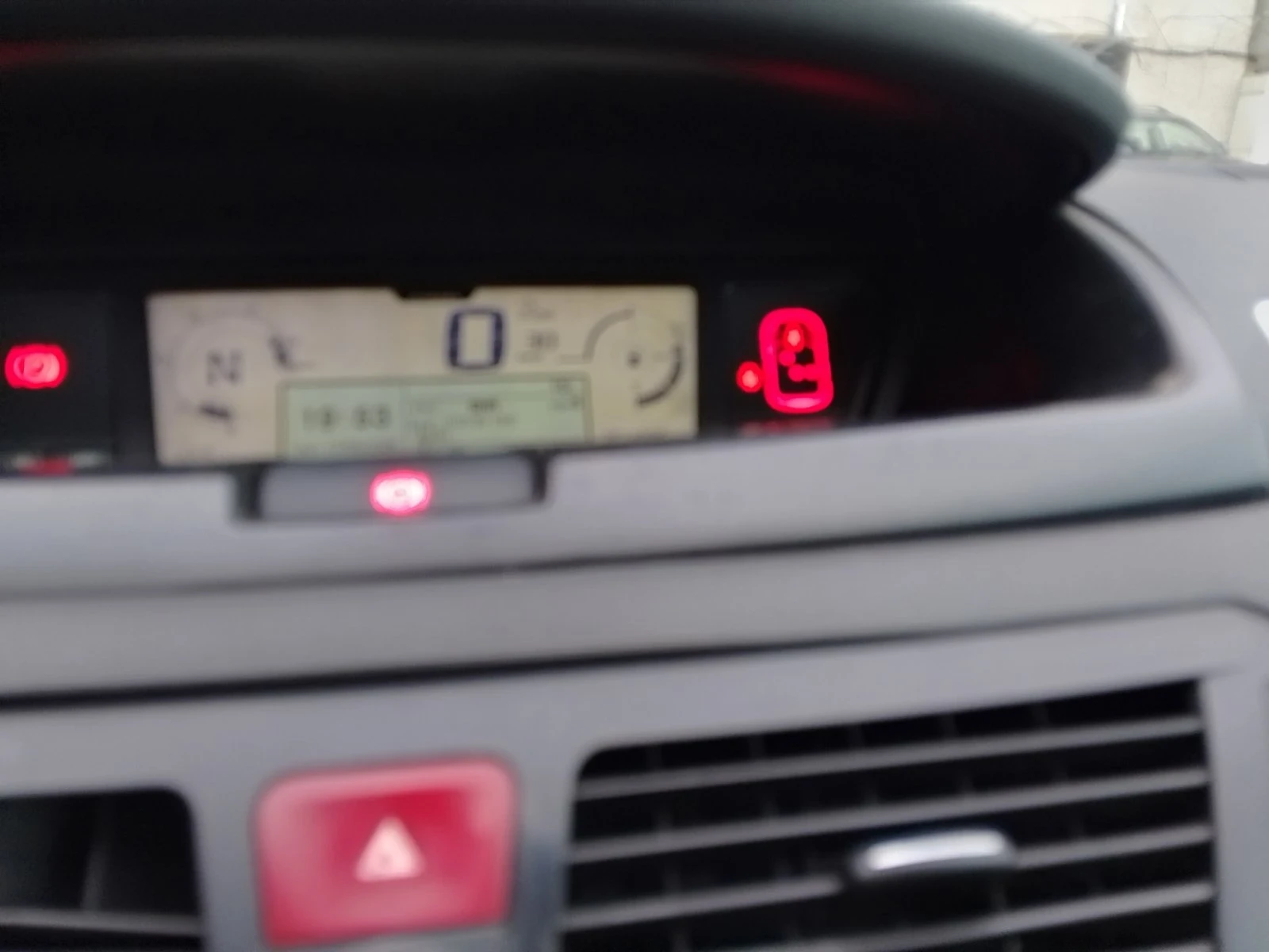 Citroen C4 Picasso, снимка 3 - Автомобили и джипове - 54653587