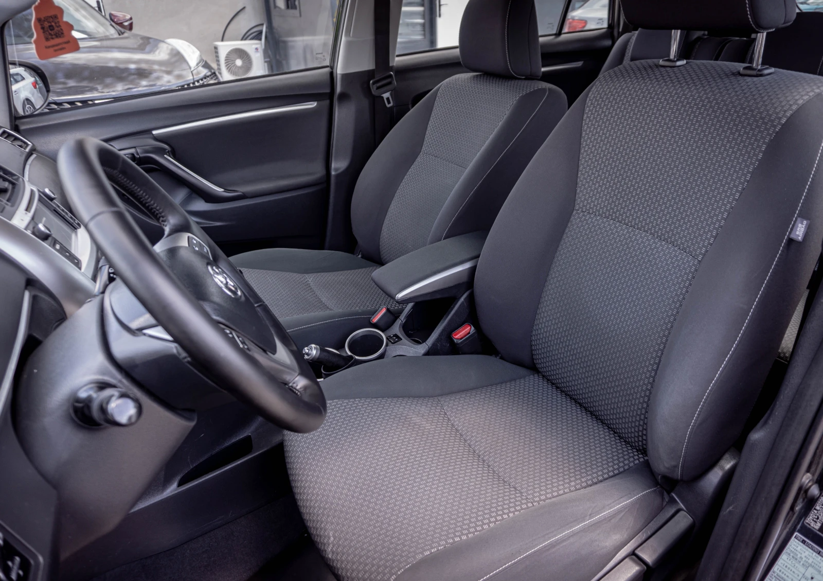Toyota Verso 1.8 бензин 7 местна! ТОП! С ГАРАНЦИЯ! , снимка 10 - Автомобили и джипове - 54748985