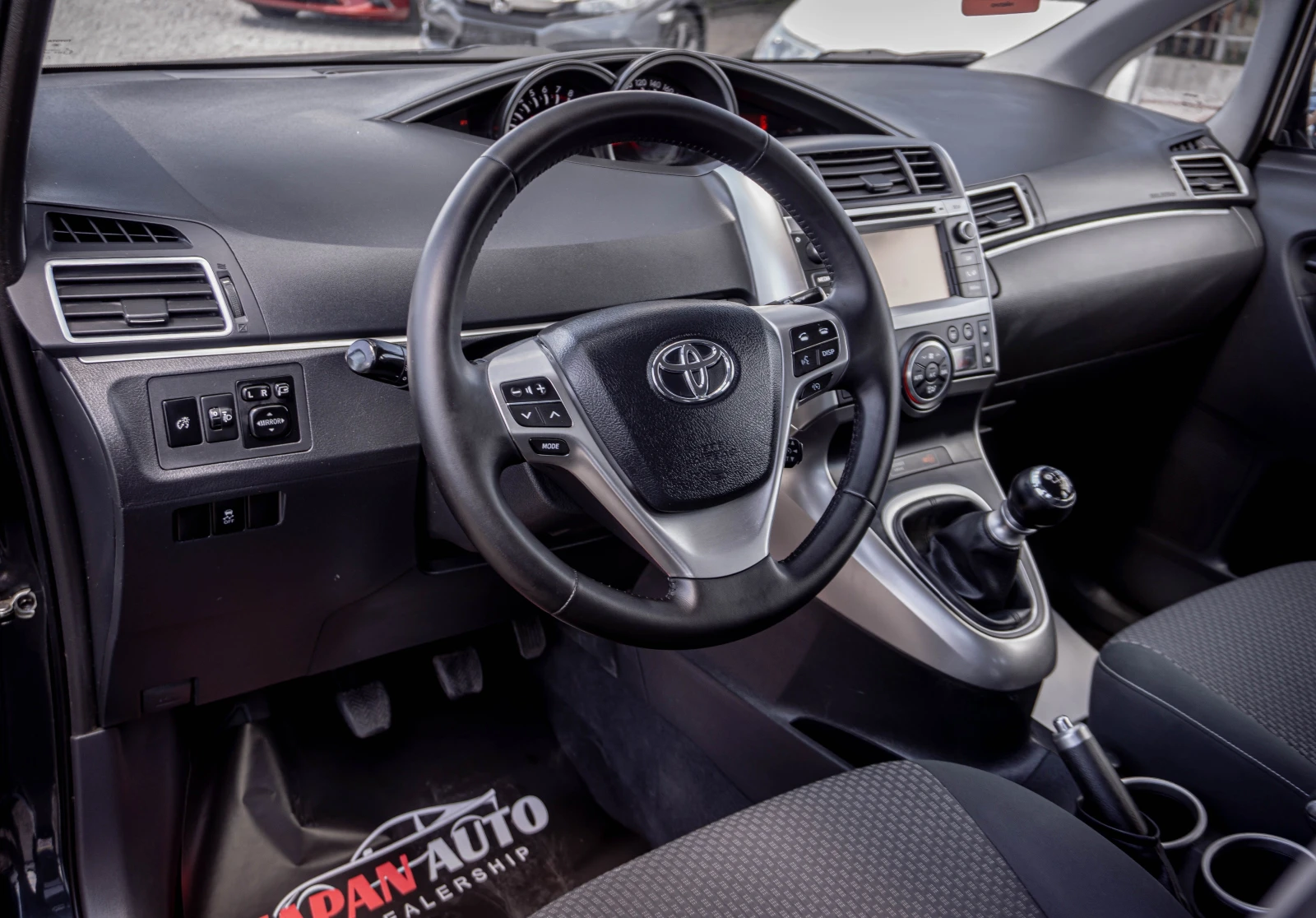 Toyota Verso 1.8 бензин 7 местна! ТОП! С ГАРАНЦИЯ! , снимка 7 - Автомобили и джипове - 54748985