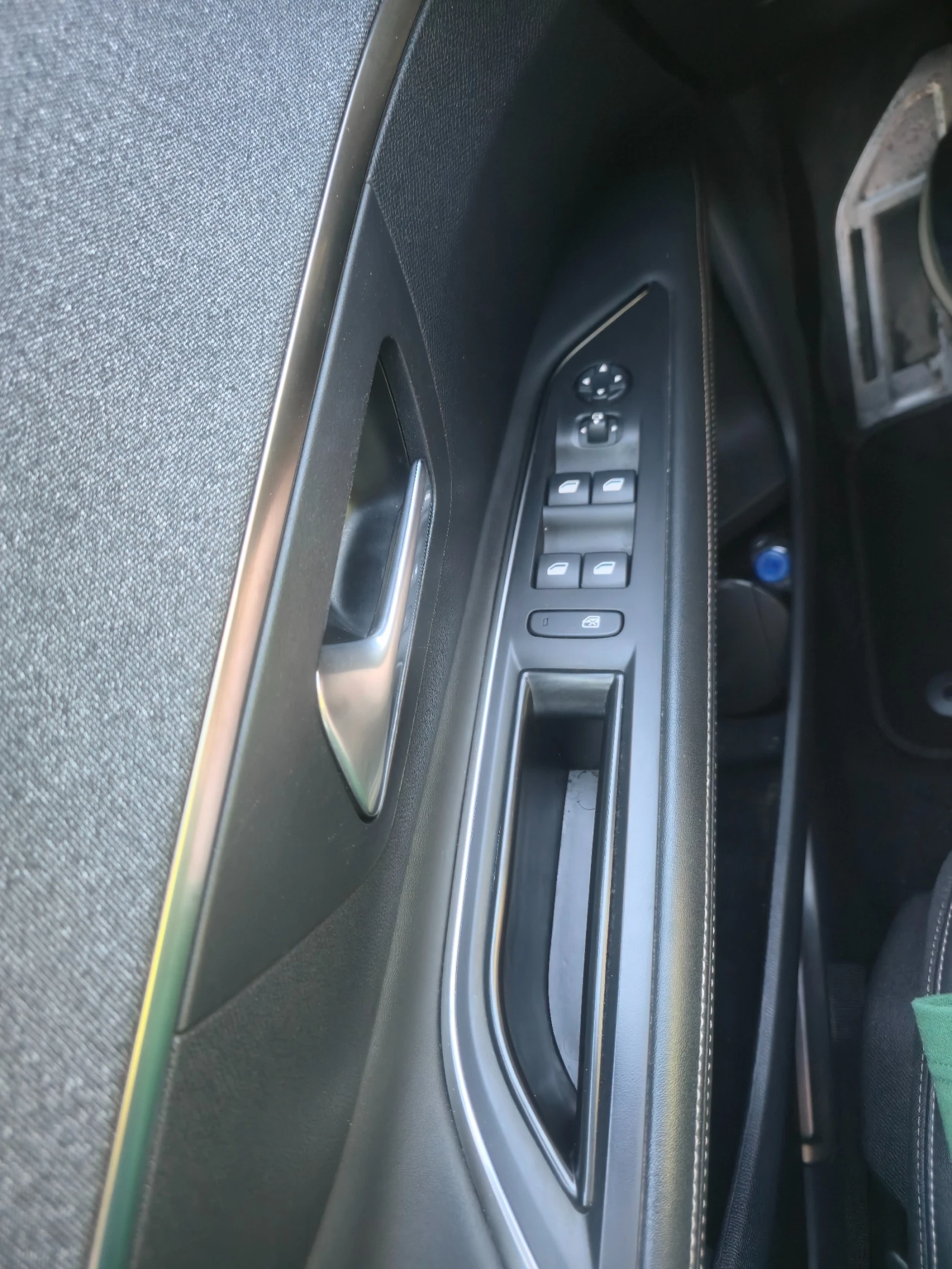 Peugeot 3008, снимка 11 - Автомобили и джипове - 54734825
