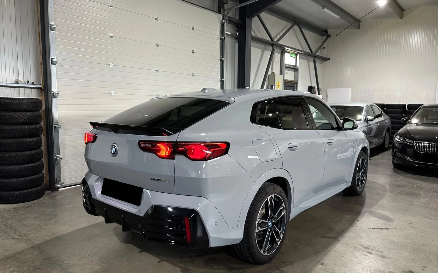 BMW iX2 eDrive 20 M-Sport , снимка 3 - Автомобили и джипове - 55401065