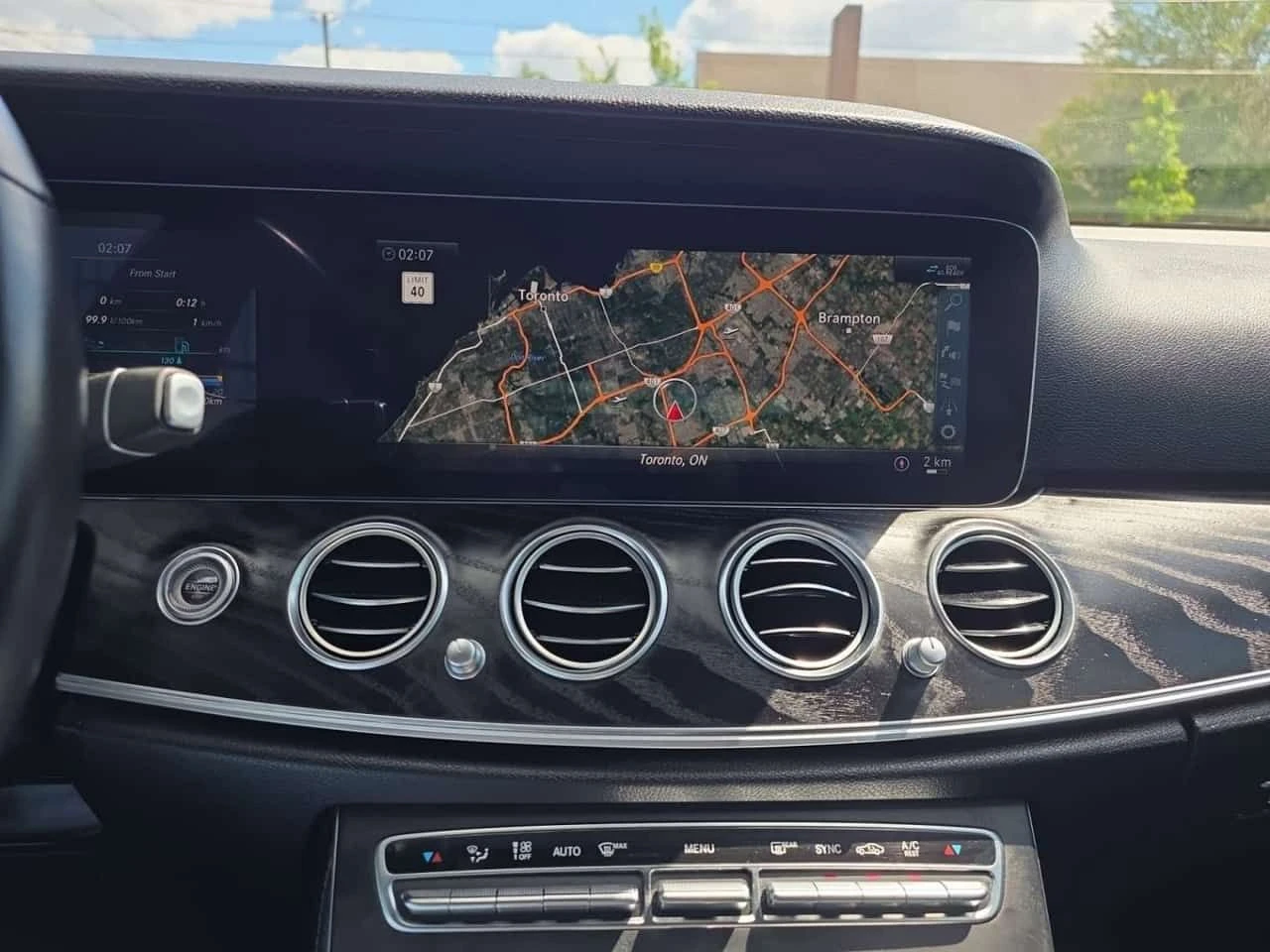 Mercedes-Benz E 300 * 4MATIC AMG PKG * NO ACCIDENTS / BURMESTER SO * C, снимка 11 - Автомобили и джипове - 55498382